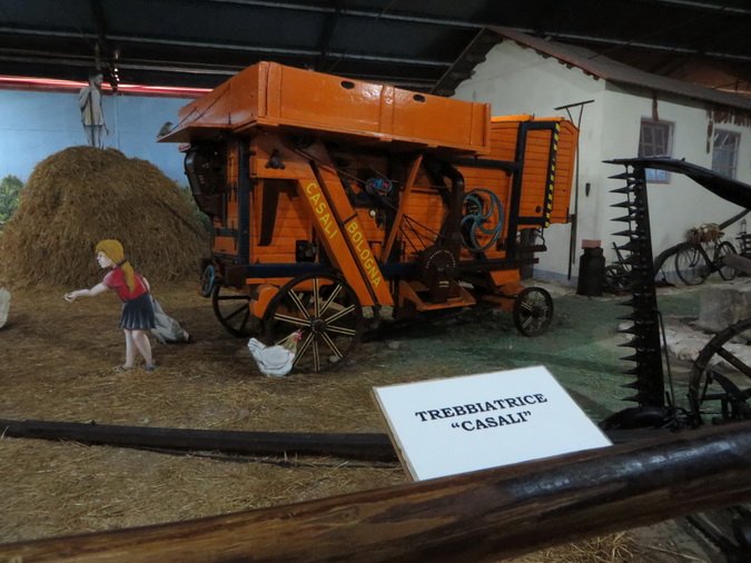 (20) mezzi agricoli d'epoca